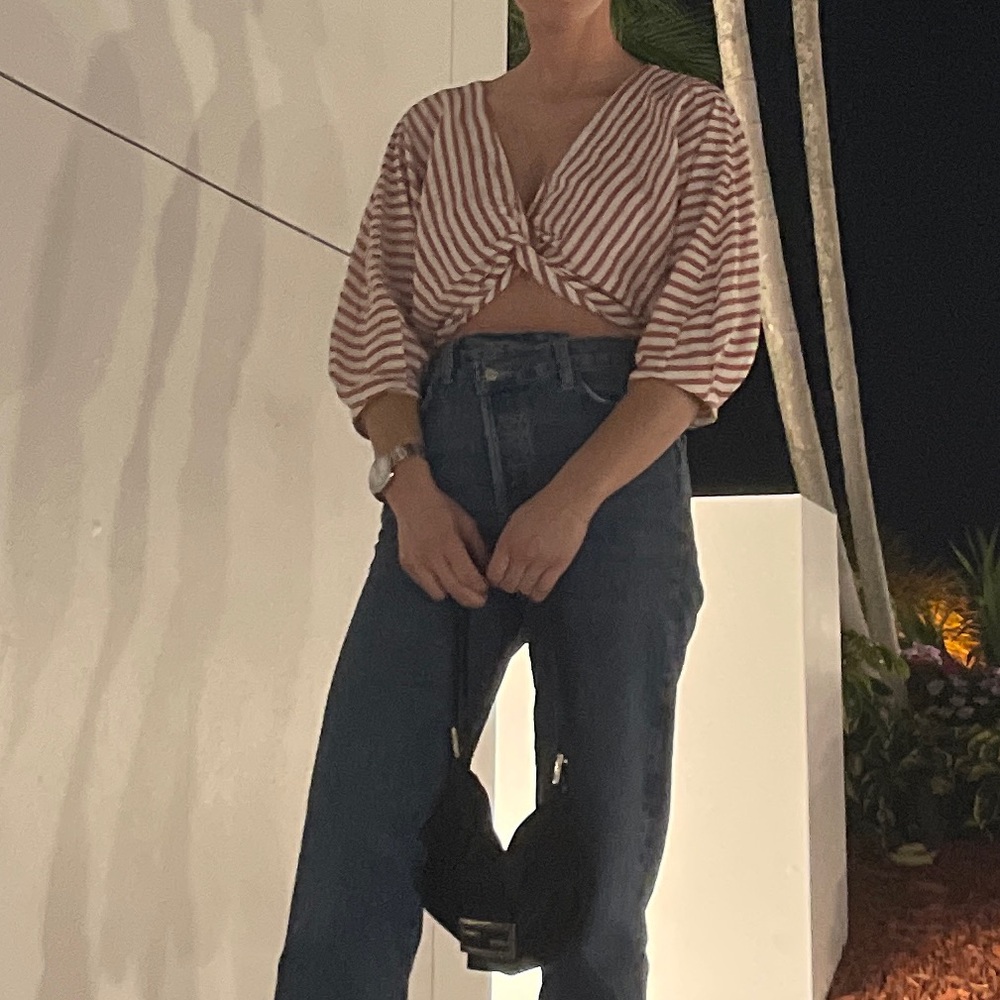 Women’s knotted top